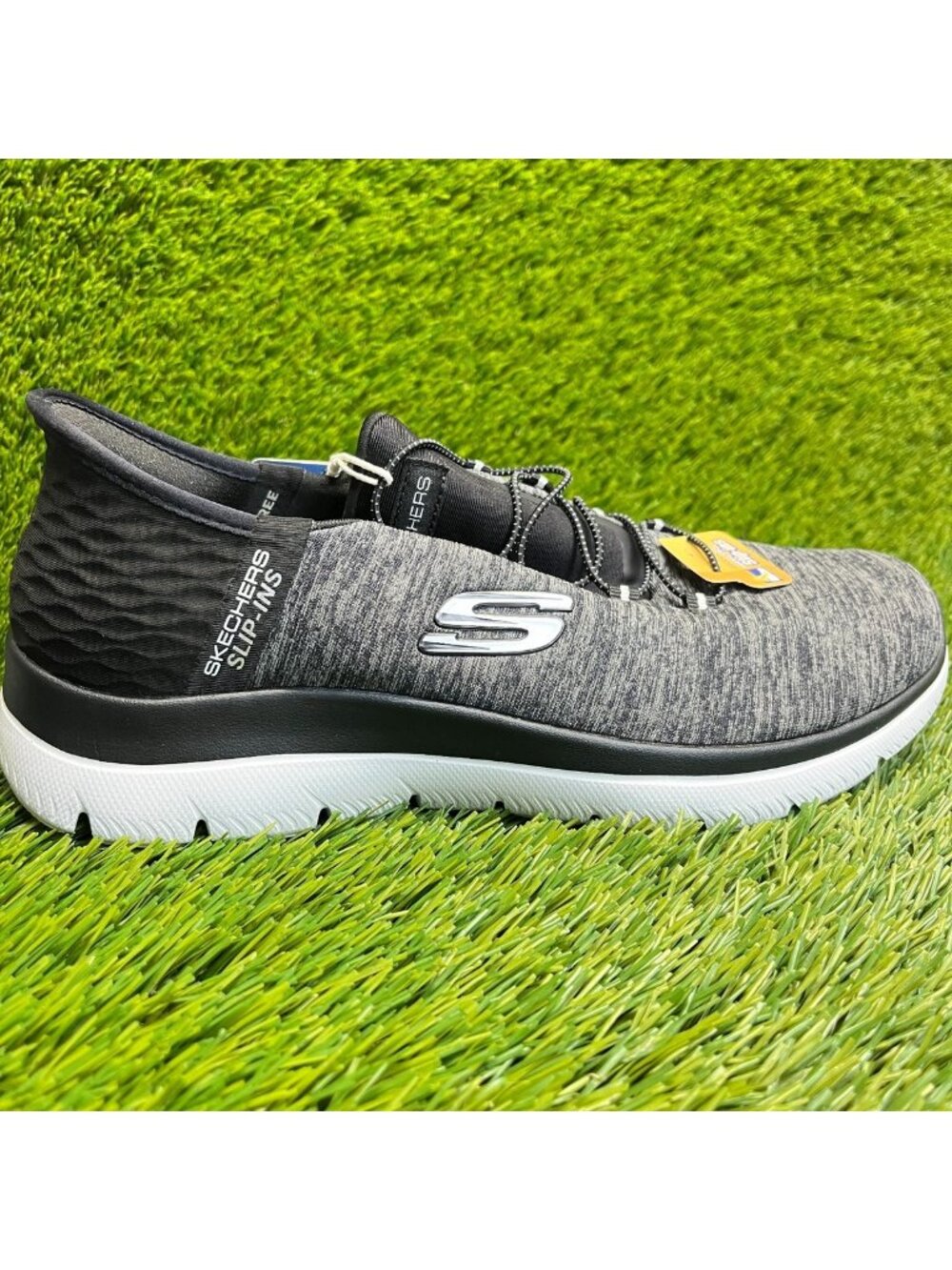 Skechers Summits Dazzling Haze Womens Size 8D Black White Running Shoes Sneakers